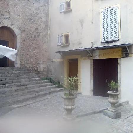 La Maison Sous L'etoile. Lejlighed Moustiers-Sainte-Marie
